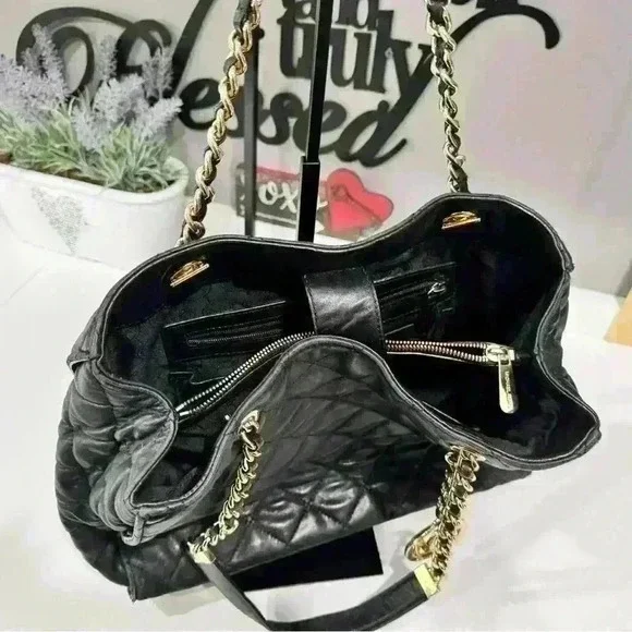 Michael kors quilted leather shoulder bag, black with gold chain and accent - Picture 5 of 5